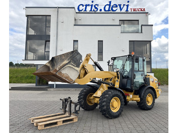 Riteņu iekrāvējs CATERPILLAR 906M