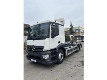 Pacēlājs ar āķi MERCEDES-BENZ Actros 2543