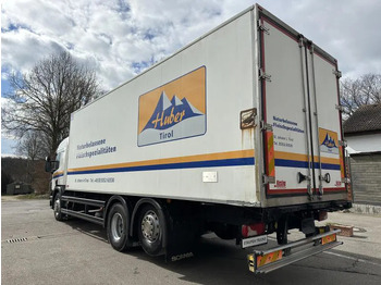Jaunā Kravas automašīna refrižerators Scania P410 6x2 Fleisch LKW Rohrbahnen Vector 1550: foto 4