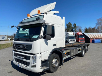 Konteineru vedējs/ Kravas automašīna ar noņemamā virsbūve VOLVO FM13