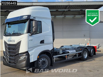 Konteineru vedējs/ Kravas automašīna ar noņemamā virsbūve IVECO S-WAY