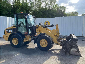 Riteņu iekrāvējs CATERPILLAR 906H