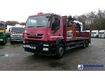 Kravas auto ar manipulatoru IVECO