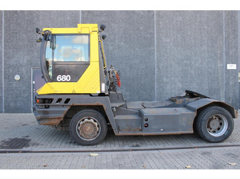 Termināļa traktors TERBERG