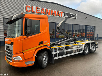 Pacēlājs ar āķi DAF XD 450