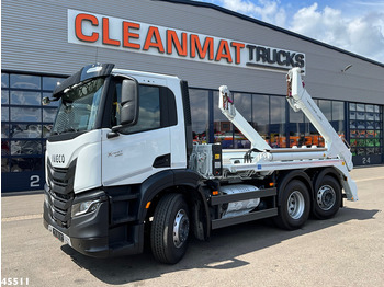 Būvgružu konteineru vedējs IVECO X-WAY