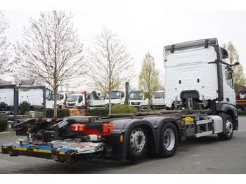 Konteineru vedējs/ Kravas automašīna ar noņemamā virsbūve MERCEDES-BENZ Actros 2545 6×2 MP5 / ADR / several units: foto 3