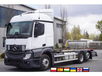 Konteineru vedējs/ Kravas automašīna ar noņemamā virsbūve MERCEDES-BENZ Actros 2545