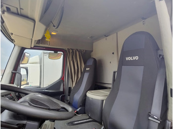 Kravas automašīna ar tentu RENAULT Midlum 300 / Curtain 18 EPAL / Sleeping cab: foto 4
