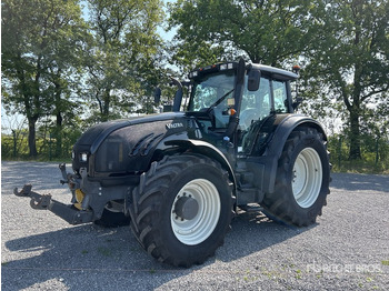 Traktors VALTRA T213
