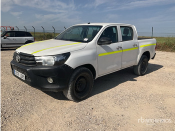 Pikaps TOYOTA Hilux
