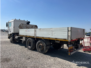 Bortu kravas automašīna/ Platforma 1992 Volvo F12 6x2 (Inoperable) Flatbed Truck: foto 4