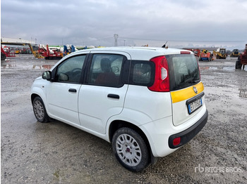 Vieglā automašīna 2013 Fiat Panda Automobile: foto 2 Vieglā automašīna 2013 Fiat Panda Automobile: foto 2