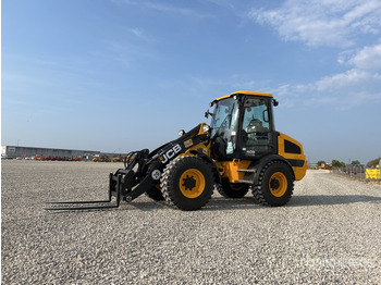 Riteņu iekrāvējs JCB 409