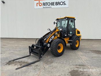Riteņu iekrāvējs JCB 409
