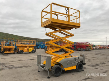 Šķērveida pacēlājs 2014 Haulotte Compact 10DX 4x4 Diesel Scissor Lift: foto 2 Šķērveida pacēlājs 2014 Haulotte Compact 10DX 4x4 Diesel Scissor Lift: foto 2