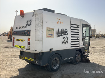 Ielu tīrīšanas mašīna 2016 Ravo STH 540 Sweeper Truck: foto 3