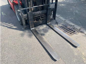 Dīzeļiekrāvējs Manitou Mi25D: foto 4 Dīzeļiekrāvējs Manitou Mi25D: foto 4