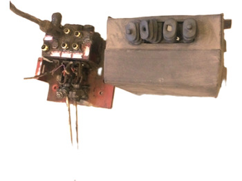 Hidrauliskais vārsts - Iekraušanas tehnika Control valve for Linde E15, Series 324: foto 2