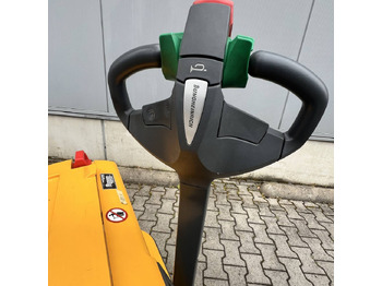 Jungheinrich EJC112 līzingu Jungheinrich EJC112: foto 3 Jungheinrich EJC112 līzingu Jungheinrich EJC112: foto 3