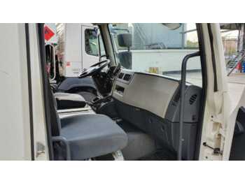 Interior photo 1: Autocisterna VOLVO FL
