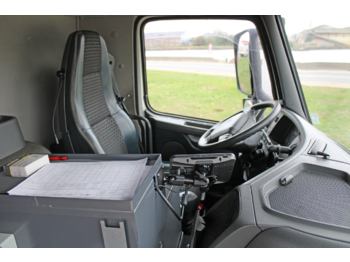 Interior photo 1: Autocisterna VOLVO FM Interior photo 1: Autocisterna VOLVO FM