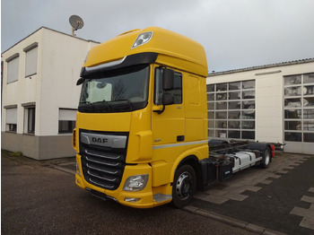 Konteineru vedējs/ Kravas automašīna ar noņemamā virsbūve DAF XF 480