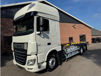 Konteineru vedējs/ Kravas automašīna ar noņemamā virsbūve DAF XF 480