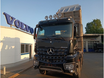 Kravas automašīna pašizgāzējs MERCEDES-BENZ Arocs 3246