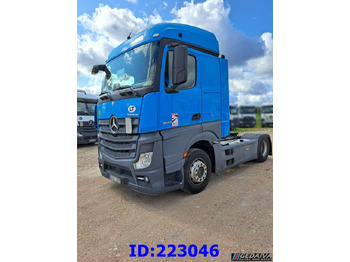 Vilcējs MERCEDES-BENZ Actros 1843