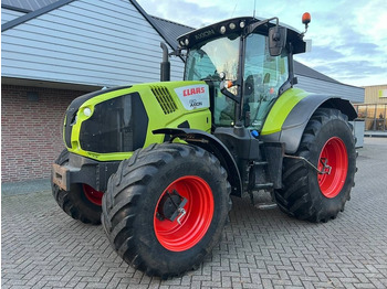 Traktors CLAAS Axion 810