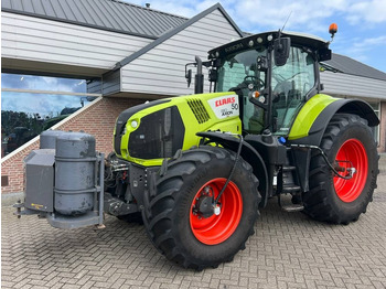 Traktors CLAAS Axion 810