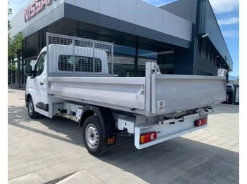 Jaunā Kravas automašīna pašizgāzējs Nissan: foto 3 Jaunā Kravas automašīna pašizgāzējs Nissan: foto 3