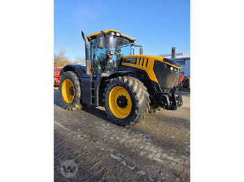 Traktors JCB