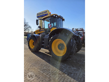 Traktors JCB FasTrac 8330: foto 5 Traktors JCB FasTrac 8330: foto 5