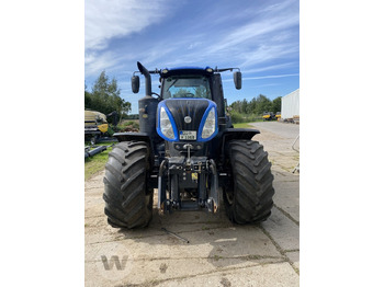 Traktors NEW HOLLAND T8