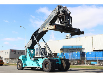 Sānu konteineru krāvējs KONECRANES