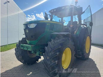 Traktors JOHN DEERE 6210R