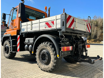 Kravas automašīna pašizgāzējs Unimog 400 - U400 405 02734 mit Heckkraftheber Mer: foto 3