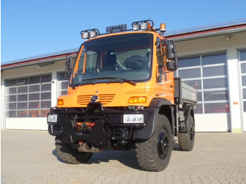 Kravas automašīna pašizgāzējs UNIMOG U500