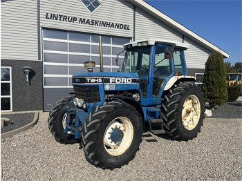 Traktors Ford TW 15 F II med HEVA opklappelig frontlift: foto 2