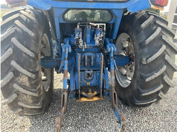 Traktors Ford TW 15 F II med HEVA opklappelig frontlift: foto 5