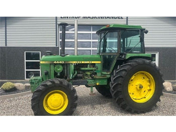 Traktors JOHN DEERE 30 Series
