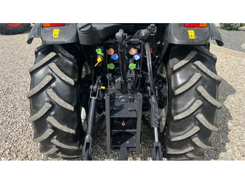 Traktors New Holland T4.80 F SuperSteear med aircondition og koblingsfr: foto 4