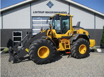 Riteņu iekrāvējs VOLVO L70H