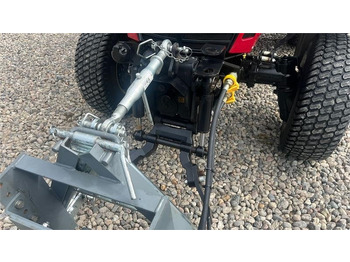 Traktors Yanmar YT 235H 4WD Snow Edition med sneplov og spreder: foto 4