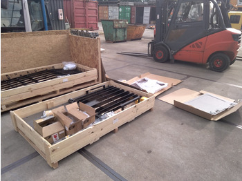 Virsbūve un ārpuse CATERPILLAR