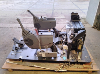 Kabīne un interjers HITACHI