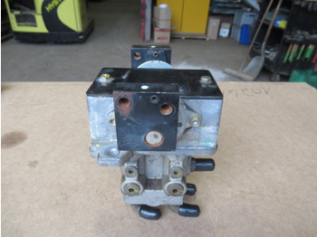 Pedālis - Celtniecības tehnika Hitachi HVP05S-040-101 -: foto 2 Pedālis - Celtniecības tehnika Hitachi HVP05S-040-101 -: foto 2