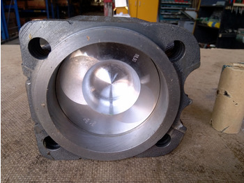 Jaunā Virzuļi/ Gredzeni/ Bukse - Celtniecības tehnika O&K 1484444 -: foto 3